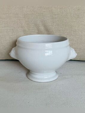 BIA Cordon Bleu White Porcelain Lion’s Head Soup Bowl Planter Pot Made in Brazil